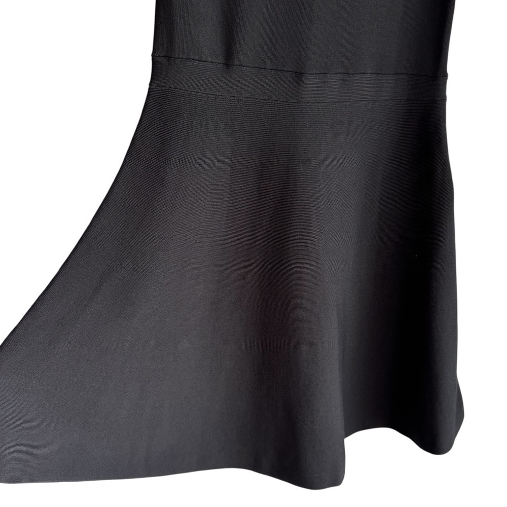Ann Taylor Fit and Flare Cocktail Dress Sz M Black Fitted Stretch Sleeveless LBD - Picture 4 of 9